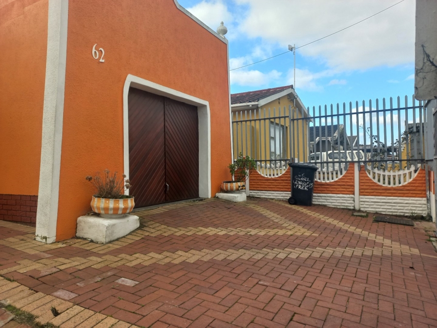 3 Bedroom Property for Sale in Charlesville Western Cape